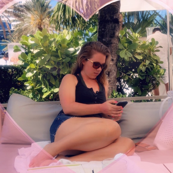 Meet your Posher - Picture 1 of 1